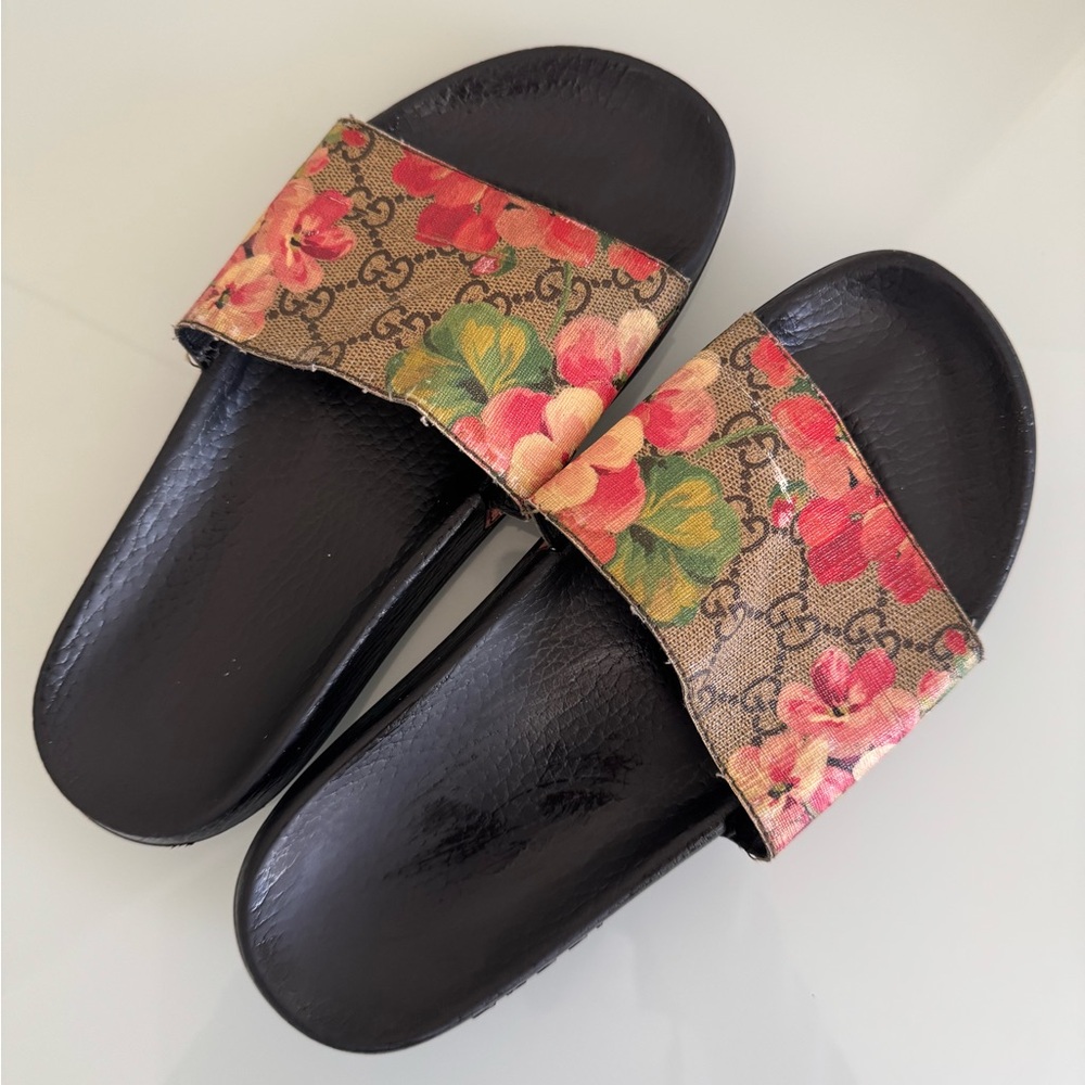 Gucci GG Supreme Floral Print Slides